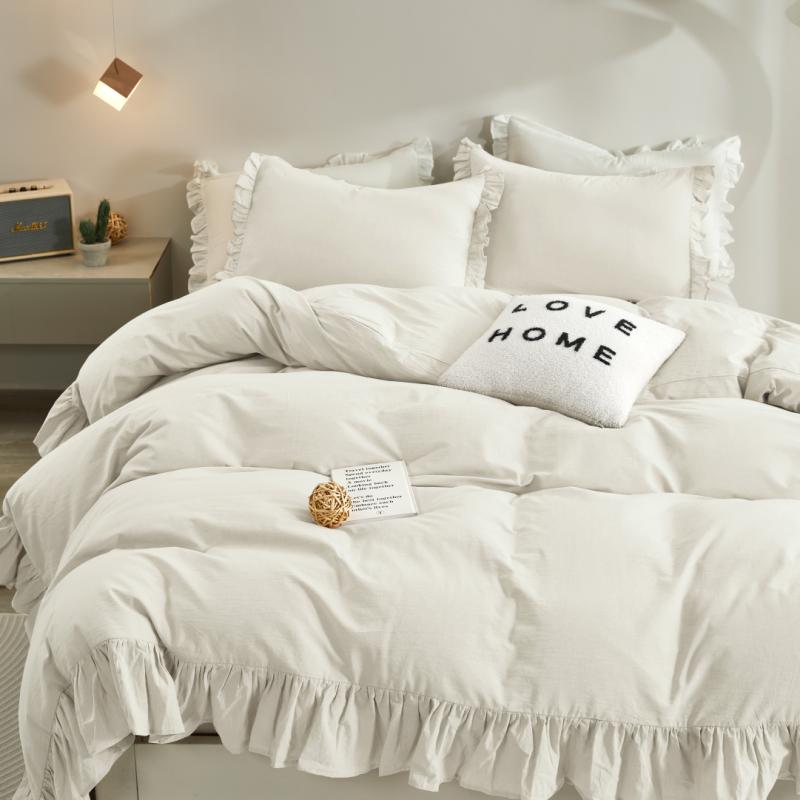 White Rustic Farmhouse Ruffled Duvet Cover