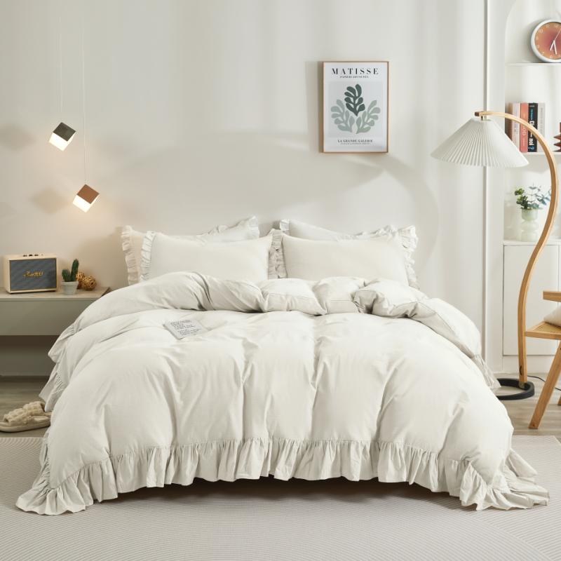 White Rustic Farmhouse Ruffled Duvet Cover