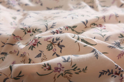 Pink beige duvet cover set with vintage floral pattern on soft cotton fabric.