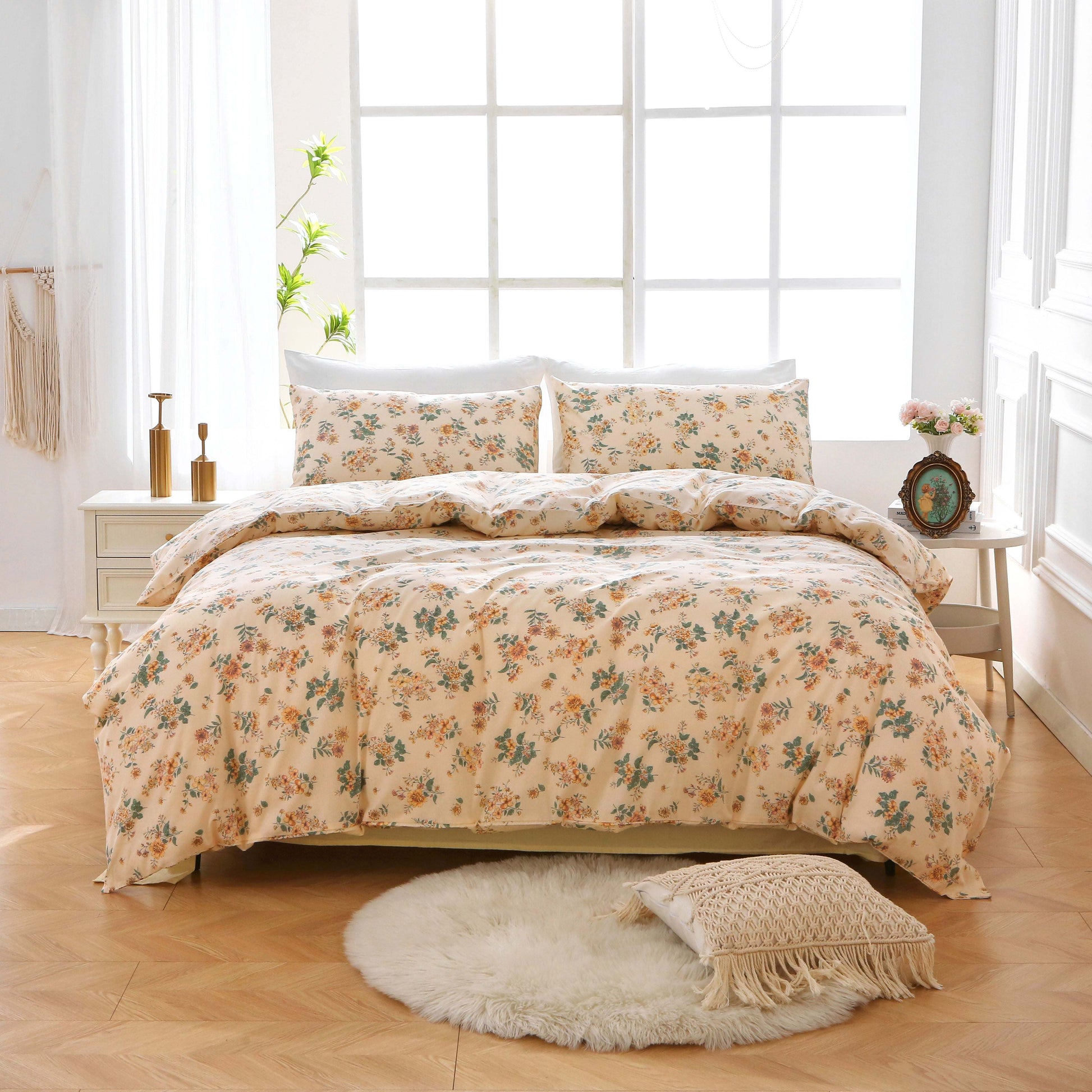 Vintage floral cotton duvet set with elegant kawaii design, crafted for supreme comfort in 100% cotton.