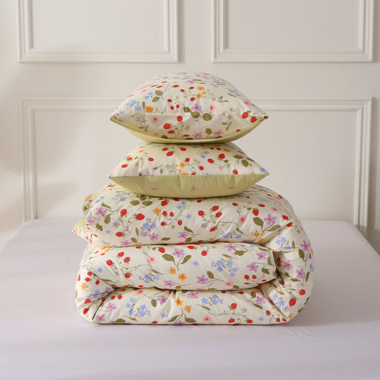 Strawberry Fields Forever Cotton Bedding Set - Delightful Botanical & Strawberry Print Duvet Cover and Pillow Shams