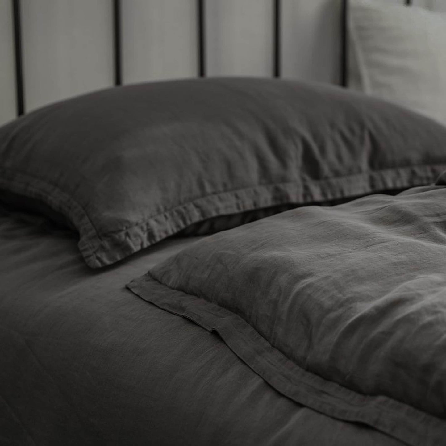 Minimalist Lyocell Duvet Cover & Bedding Set - Sustainable Comfort